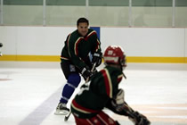 Ace Kimbi Daniels sets up with peewee Paul Harren Ace Kimbi Daniels sets up with peewee Paul Harren